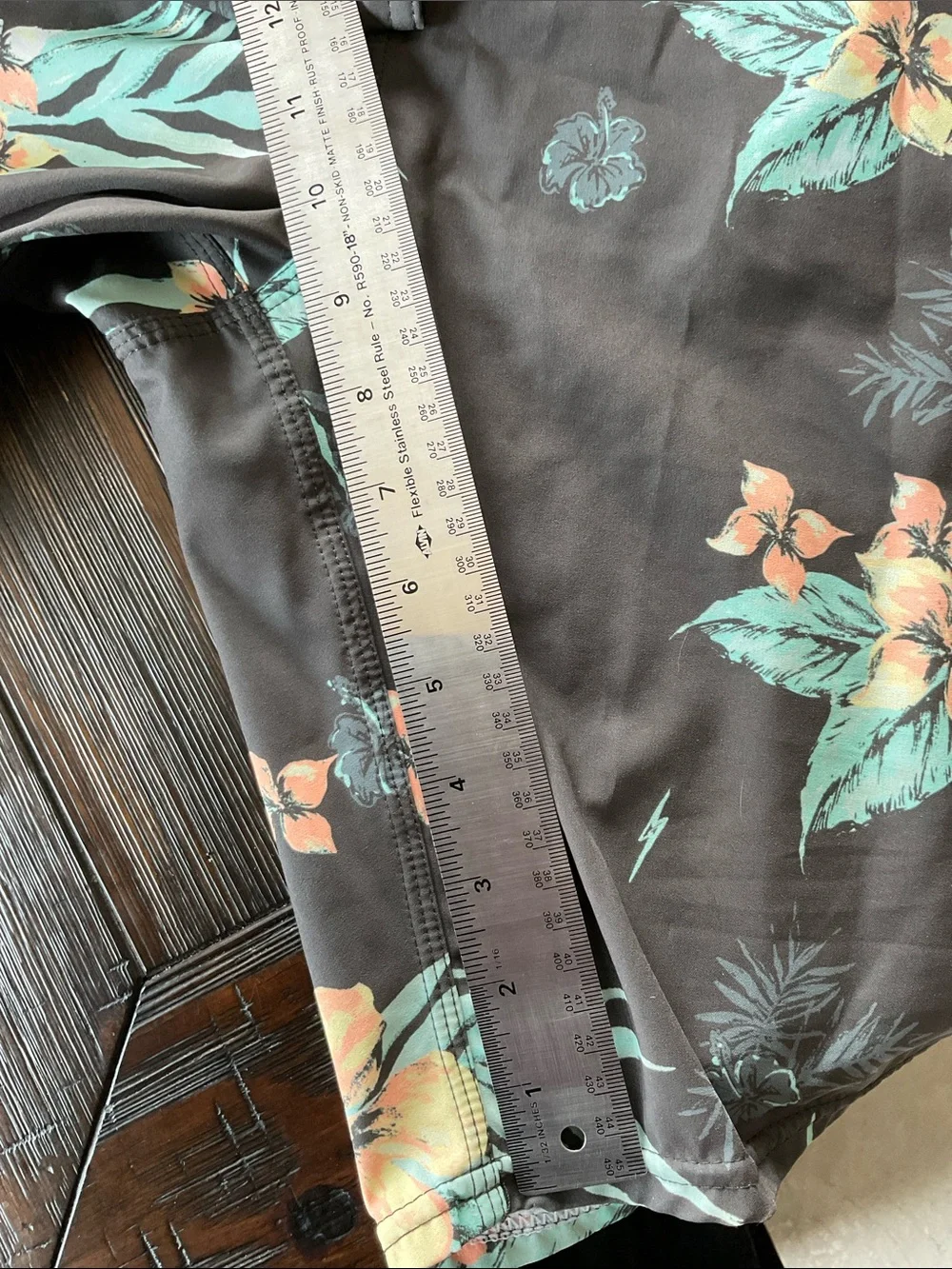 O'Neill Black - Swim Board Shorts (men’s 32)